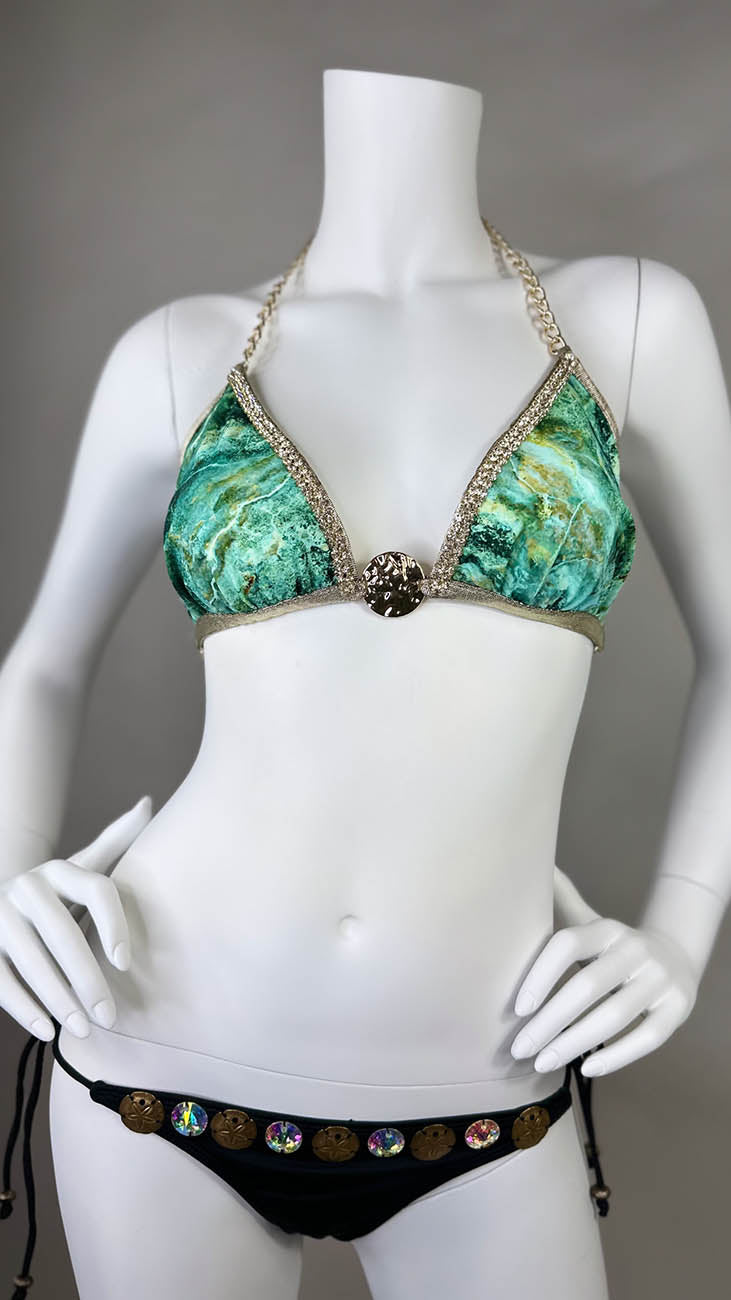 Paradise top bikini style with medallion