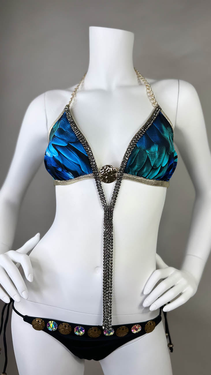 Paradise top bikini style with medallion