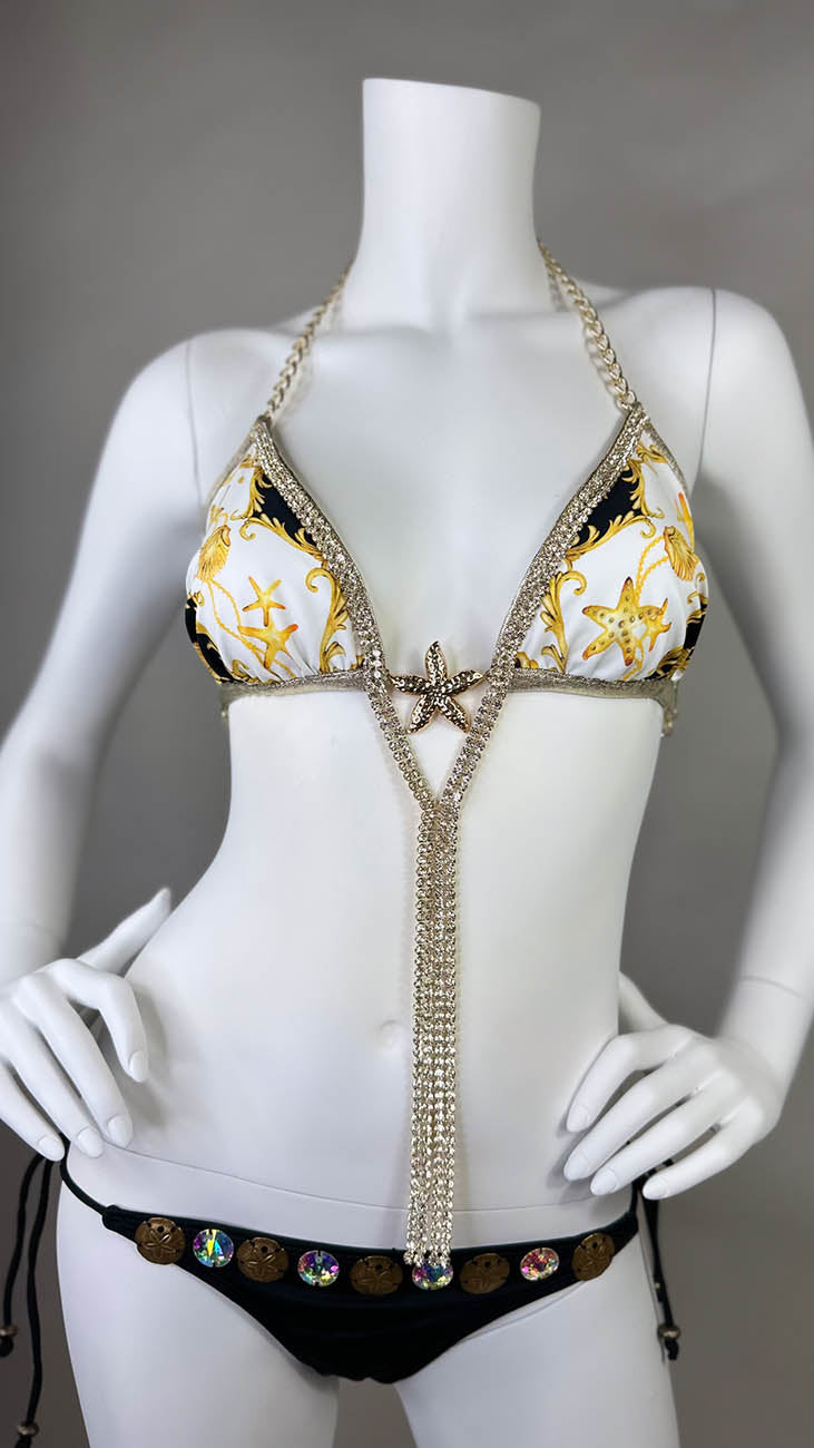 Paradise top bikini style with medallion