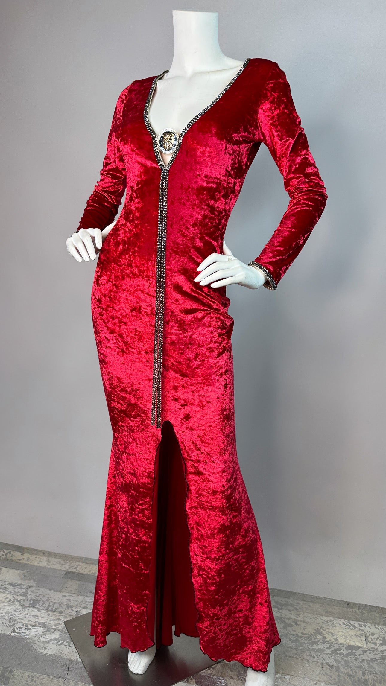 Mermaid style long dress with medallion