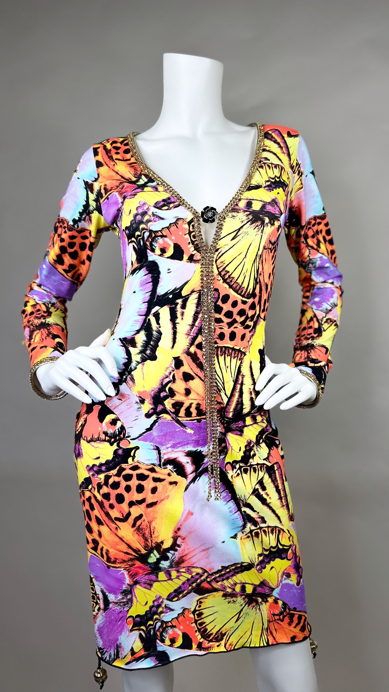 Club short dress with medallion and adjustable sides